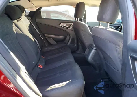 2015 Chrysler 200 Limited z USA, uszkodzony, nr VIN 1C3CCCAB8FN708499